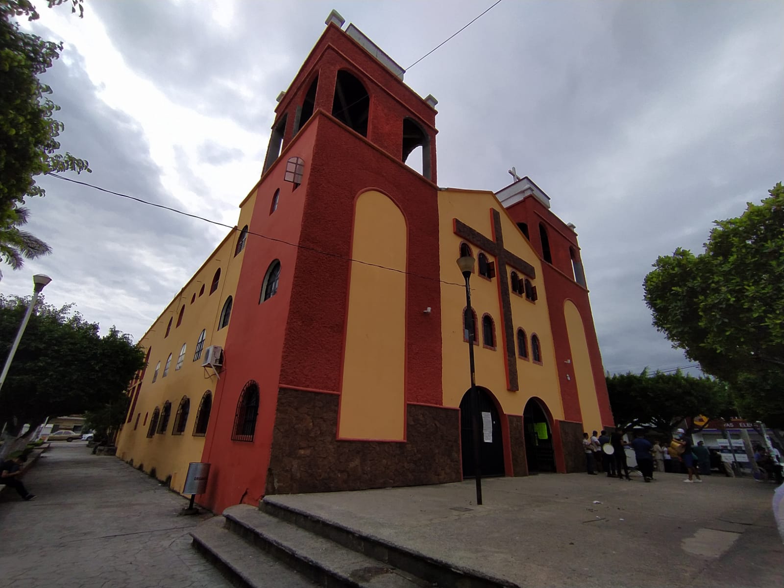 Interior de la Parroquia Santa Cruz